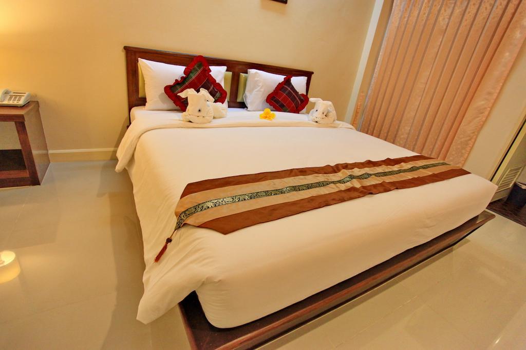 Chumphon Travelodge Exterior photo